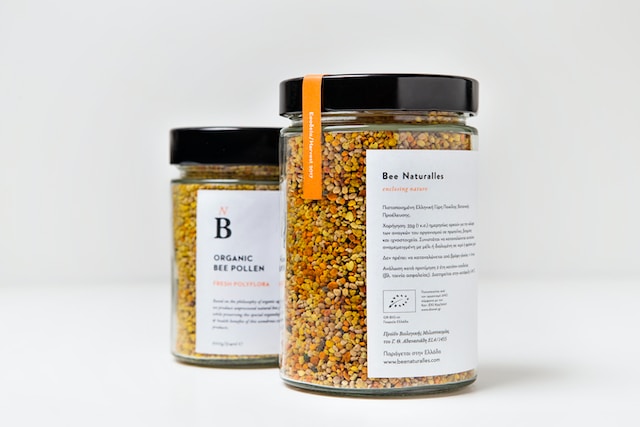 bee pollen in container